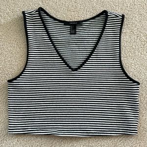 Forever 21 • Black & White Stripped Crop Top • Size Large, Fits like Medium